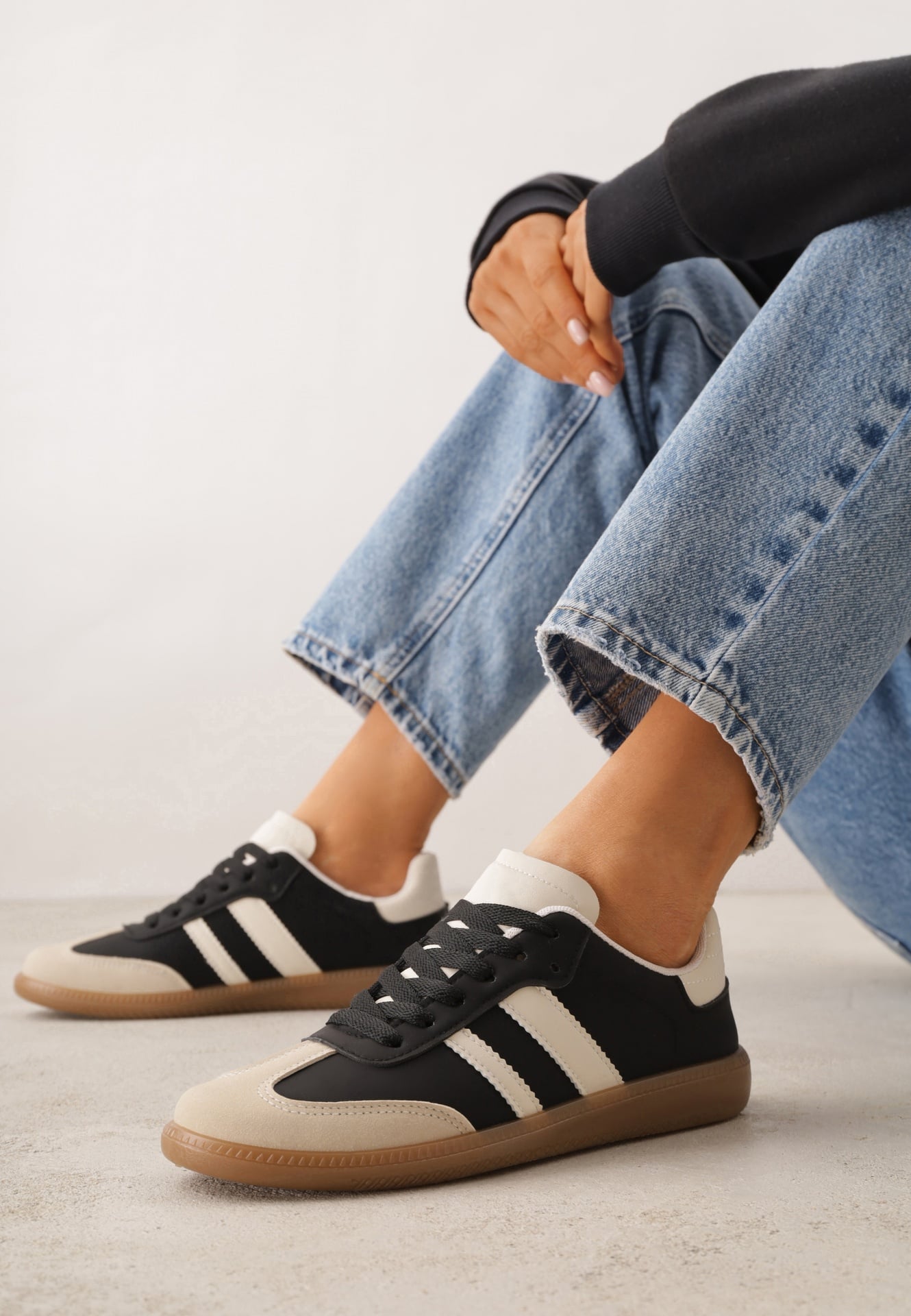 Sneakers Jereria Negri cu bej