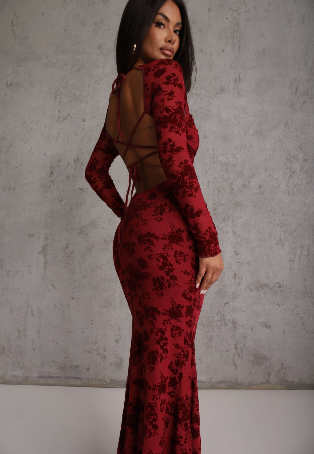 Rochie Roșie VICES Bodycon cu plasă decorată cu model floral Rivita