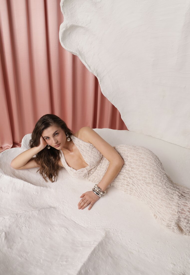 Compleu Bej din Dantelă Fustă și Top cu Legătură la Gât Dainetia