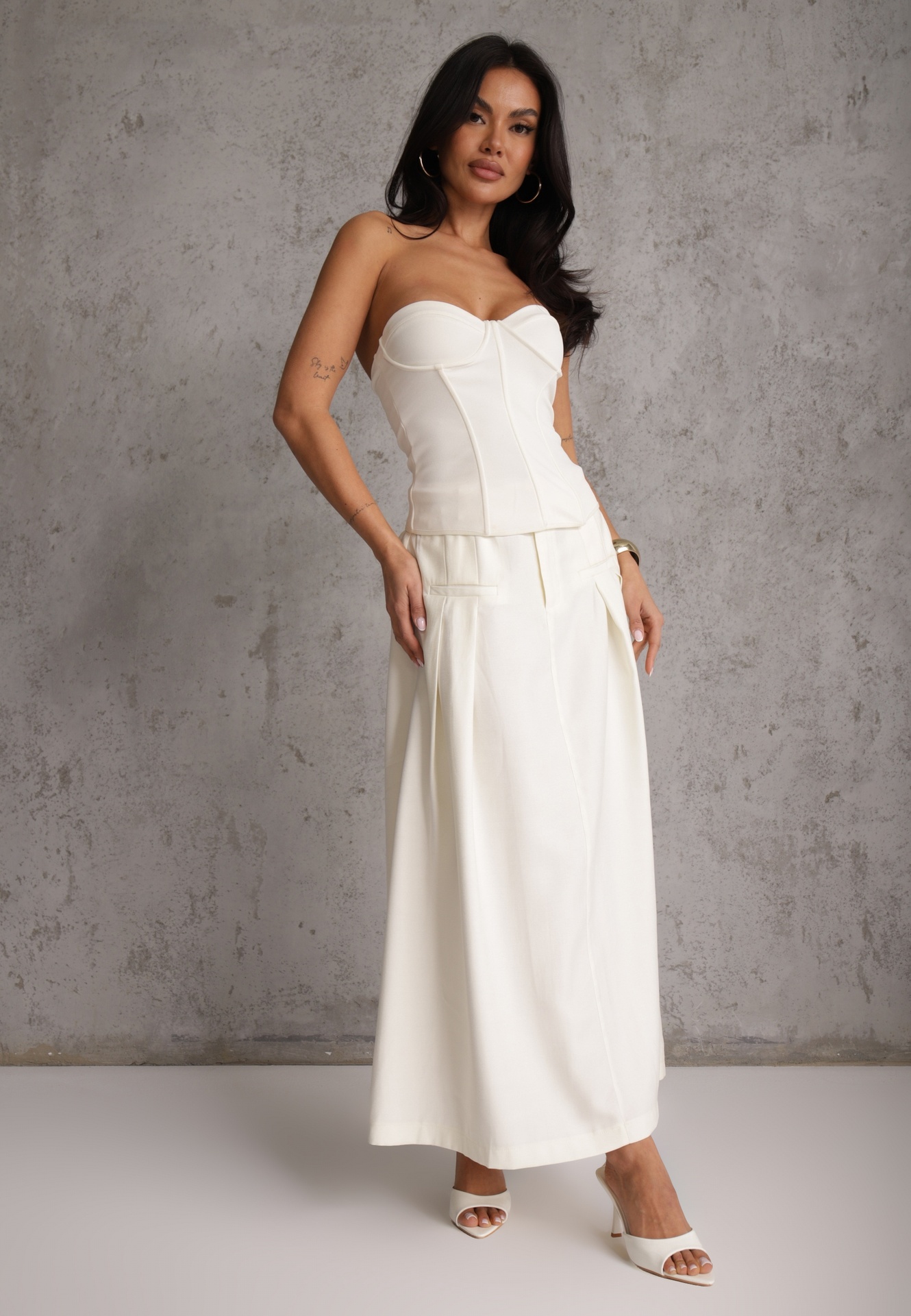 Fustă bej deschis cloș din Viscoză decorată cu Pliuri și Curea Durklea