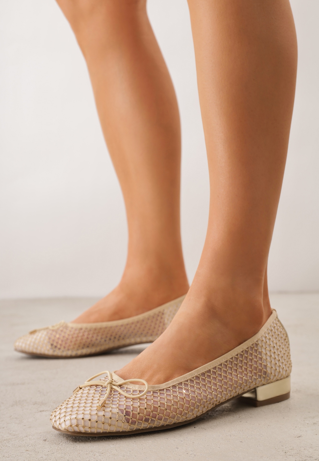 Balerini bej cu branț din piele, parte superioară din plasă, cu fundă și zirconii Dorixa