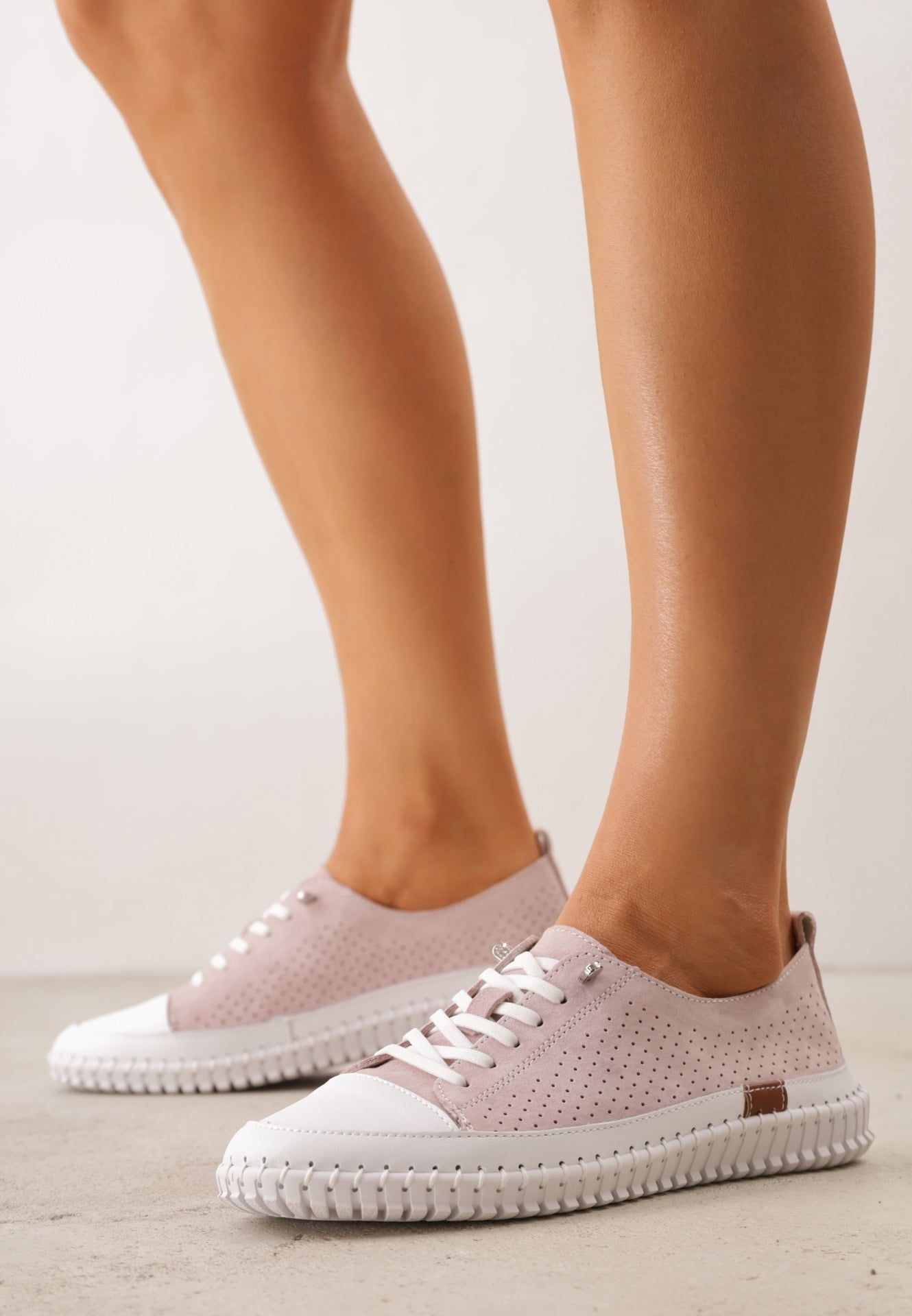 Pantofi sport perforați din piele naturală, cu talpă elastică Pigina Roz