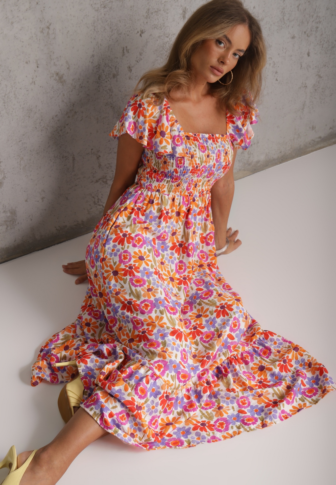 Rochie de vară din viscoză cu model floral, decorată cu volane Ompeda Roșie
