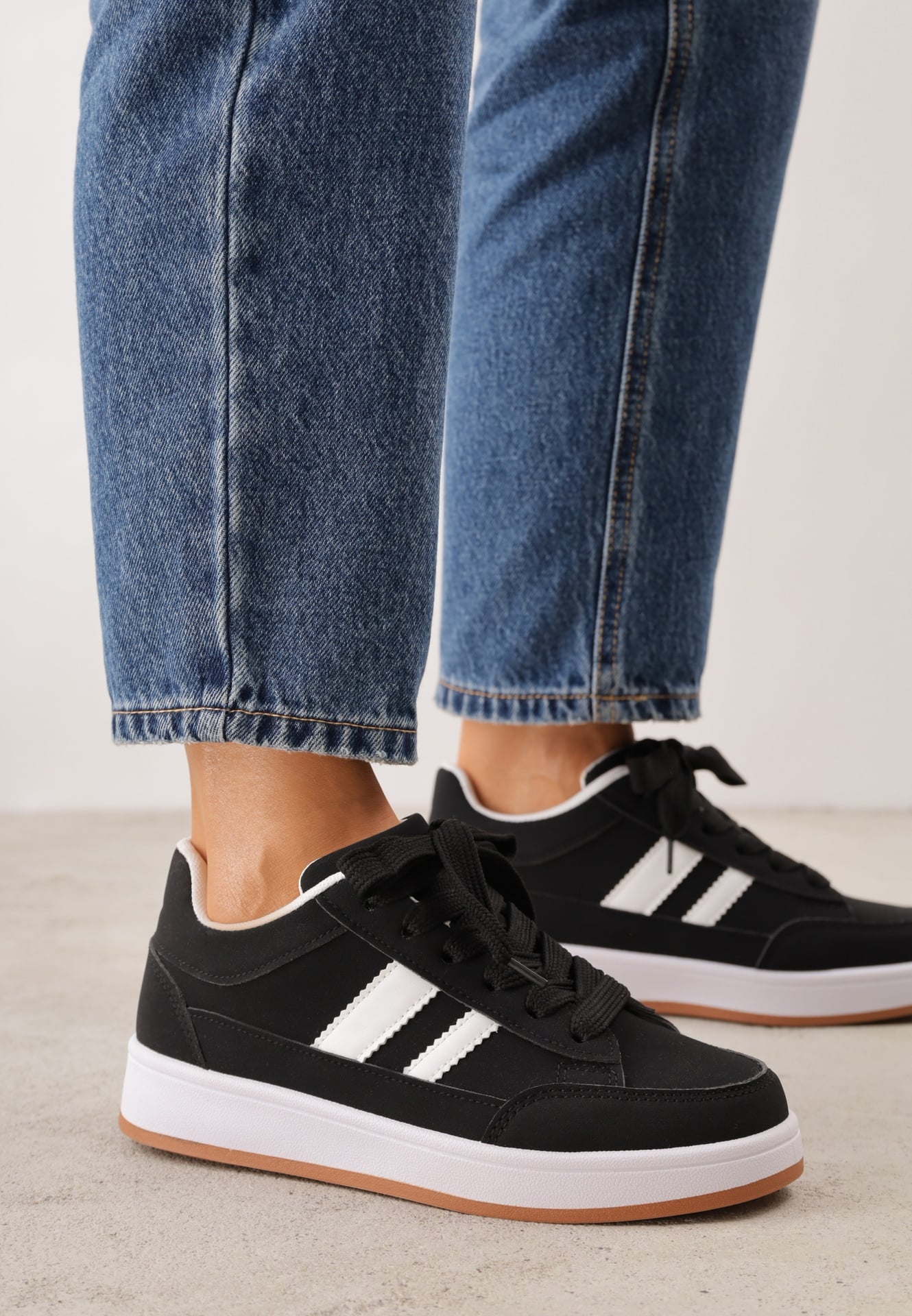 Sneakers Basic cu dungi laterale Adila Negri