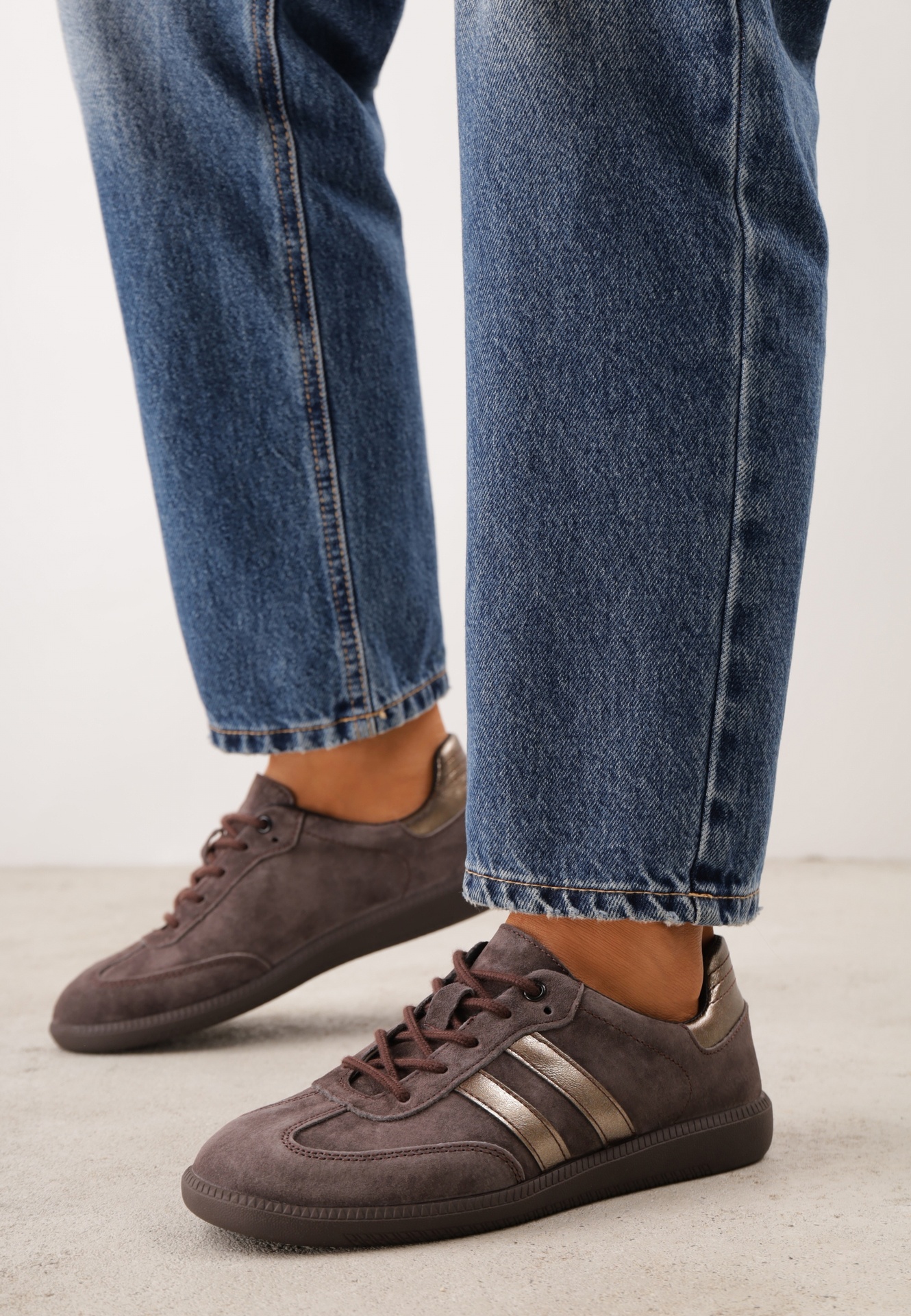 Sneakers din piele întoarsă în stilul tenisilor clasici cu branț din piele Volma Maro