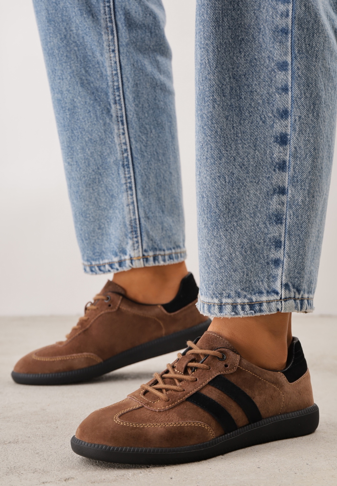 Sneakers din piele întoarsă în stilul tenisilor clasici cu branț din piele Volma Maro