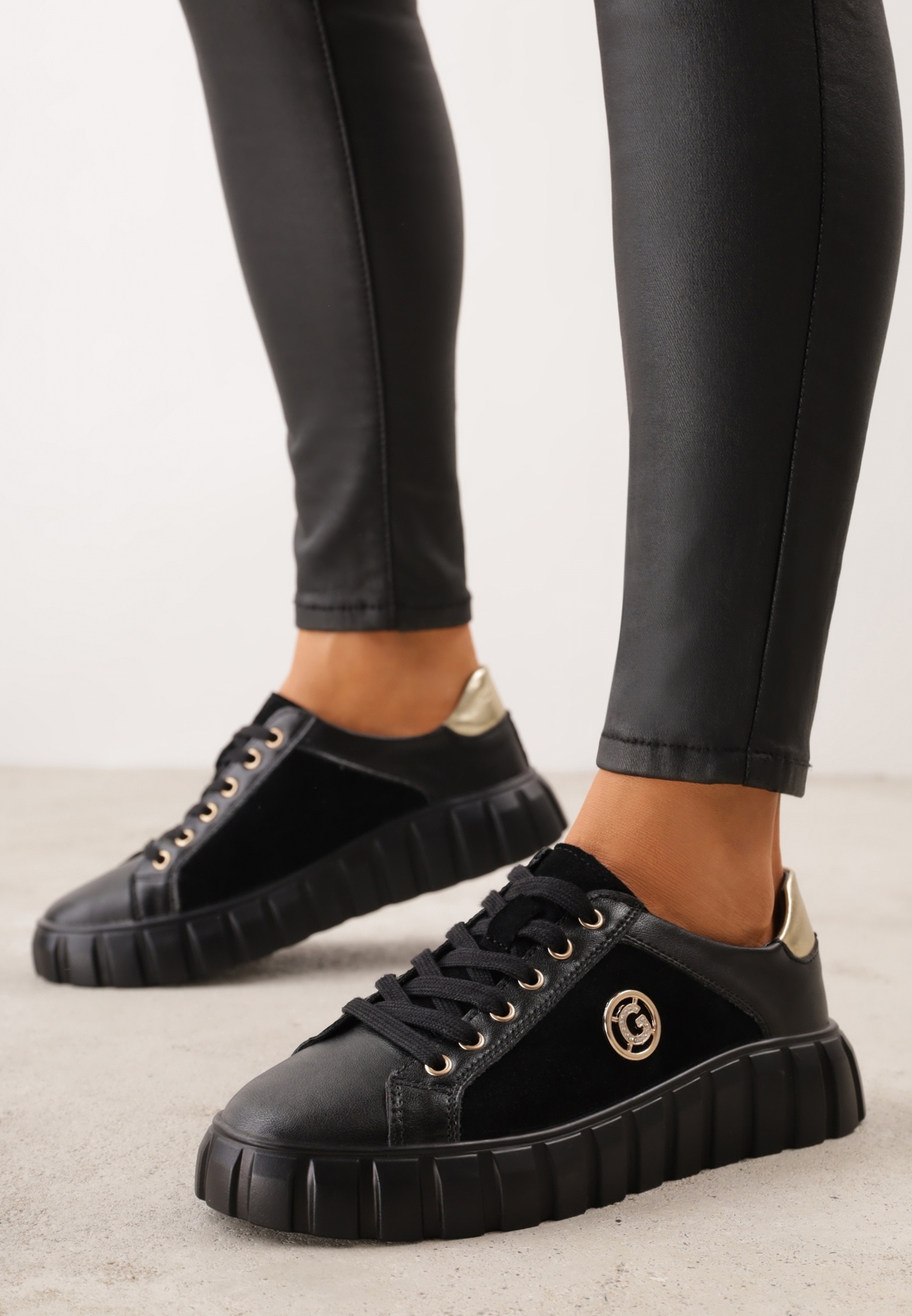 Sneakers din piele cu talpă chunky și inserții metalice Volla Negru cu argintiu
