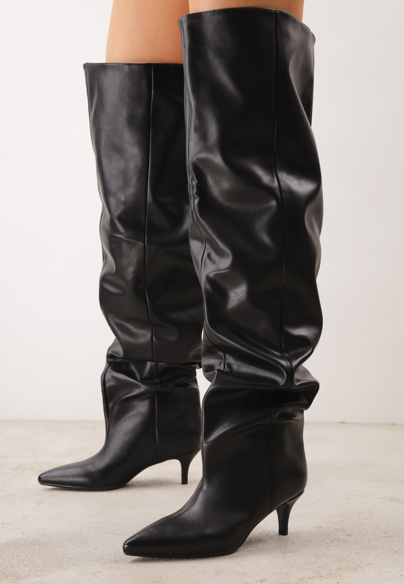 Cizme cu carâmb larg tip Slouchy pe toc kitten Elpinike Negre