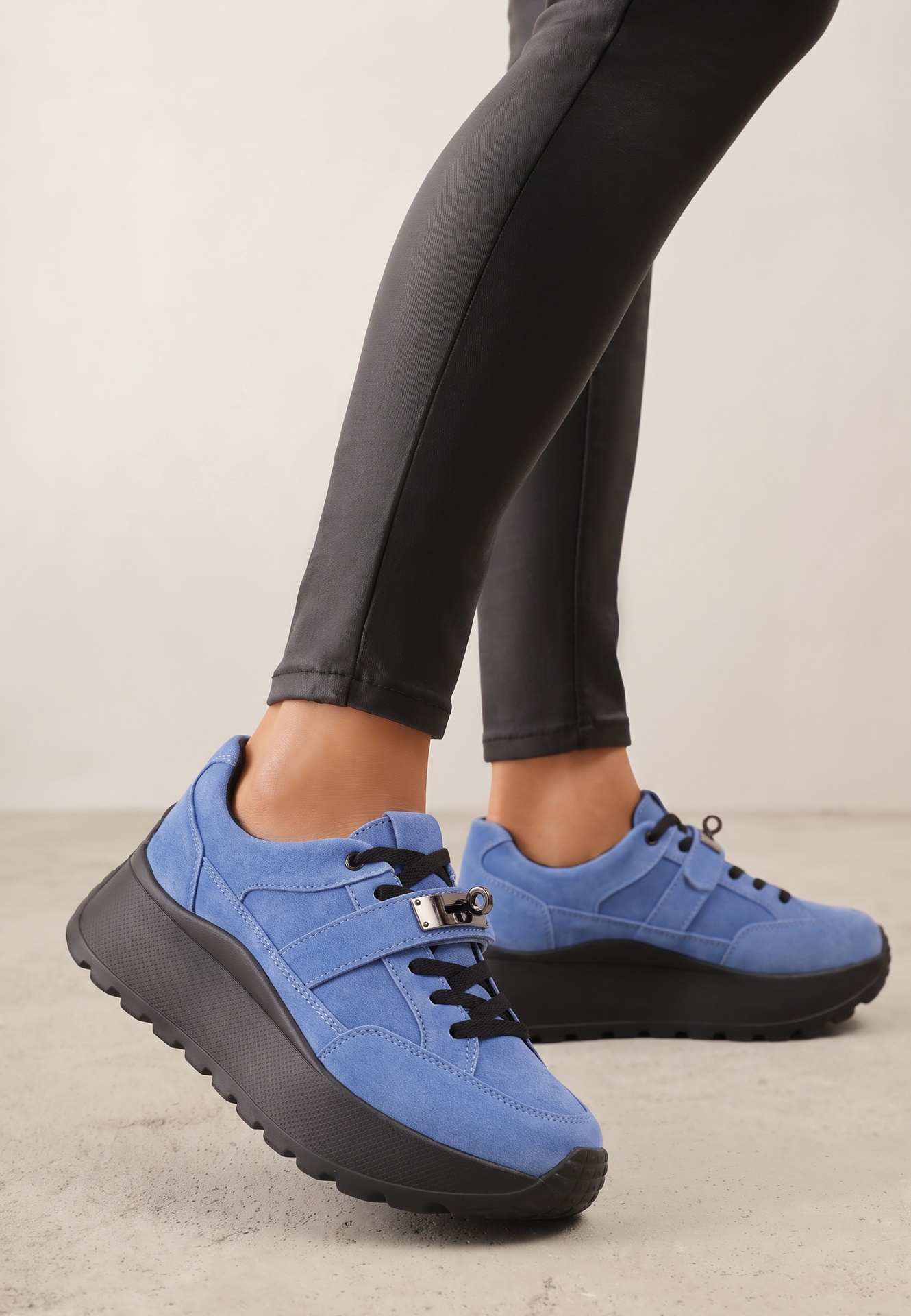Sneakers din piele naturală pe platformă, cu închidere metalică Jeannine Albaștri