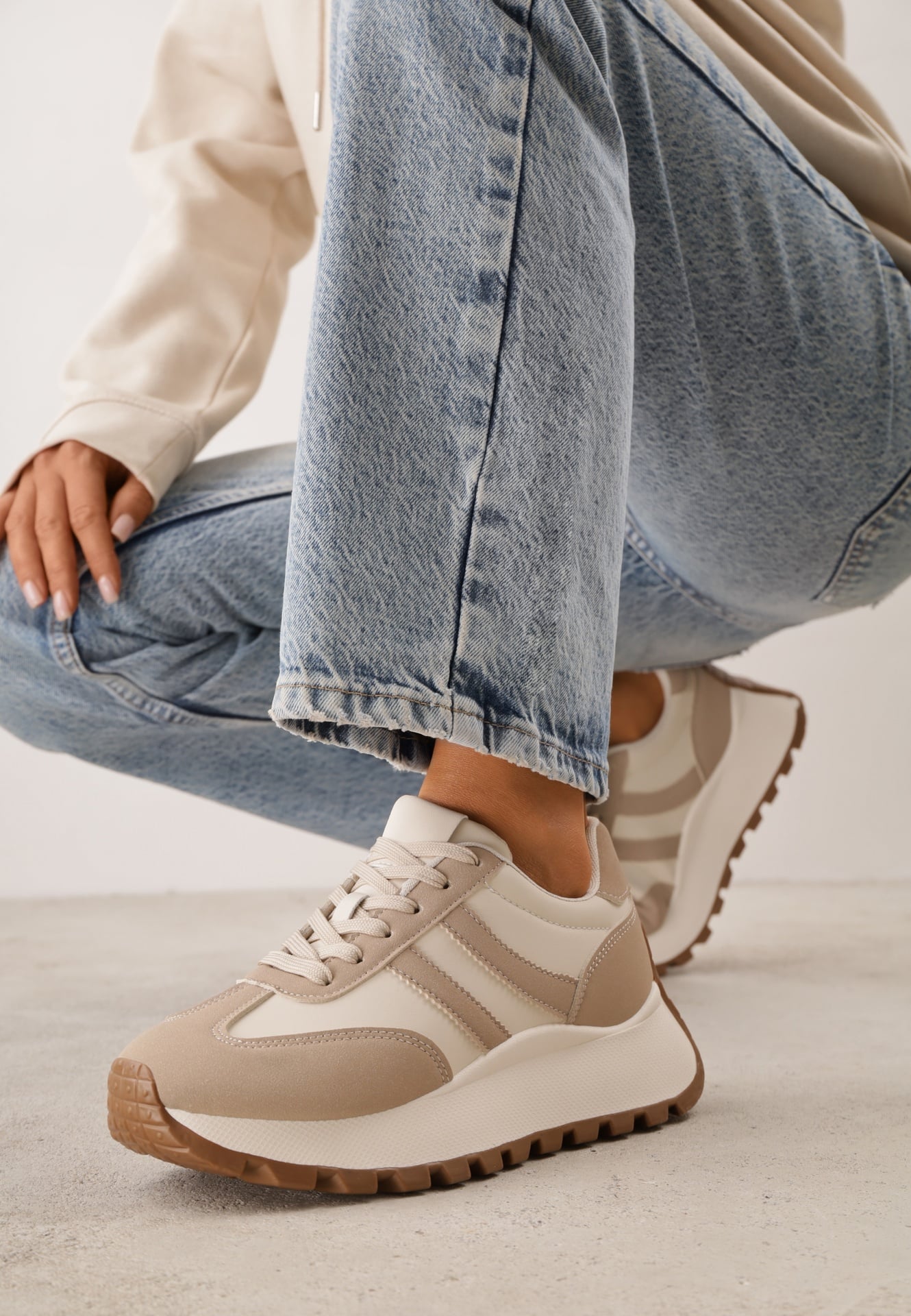 Sneakers cu platformă cu model geometric Tillia Bej închis