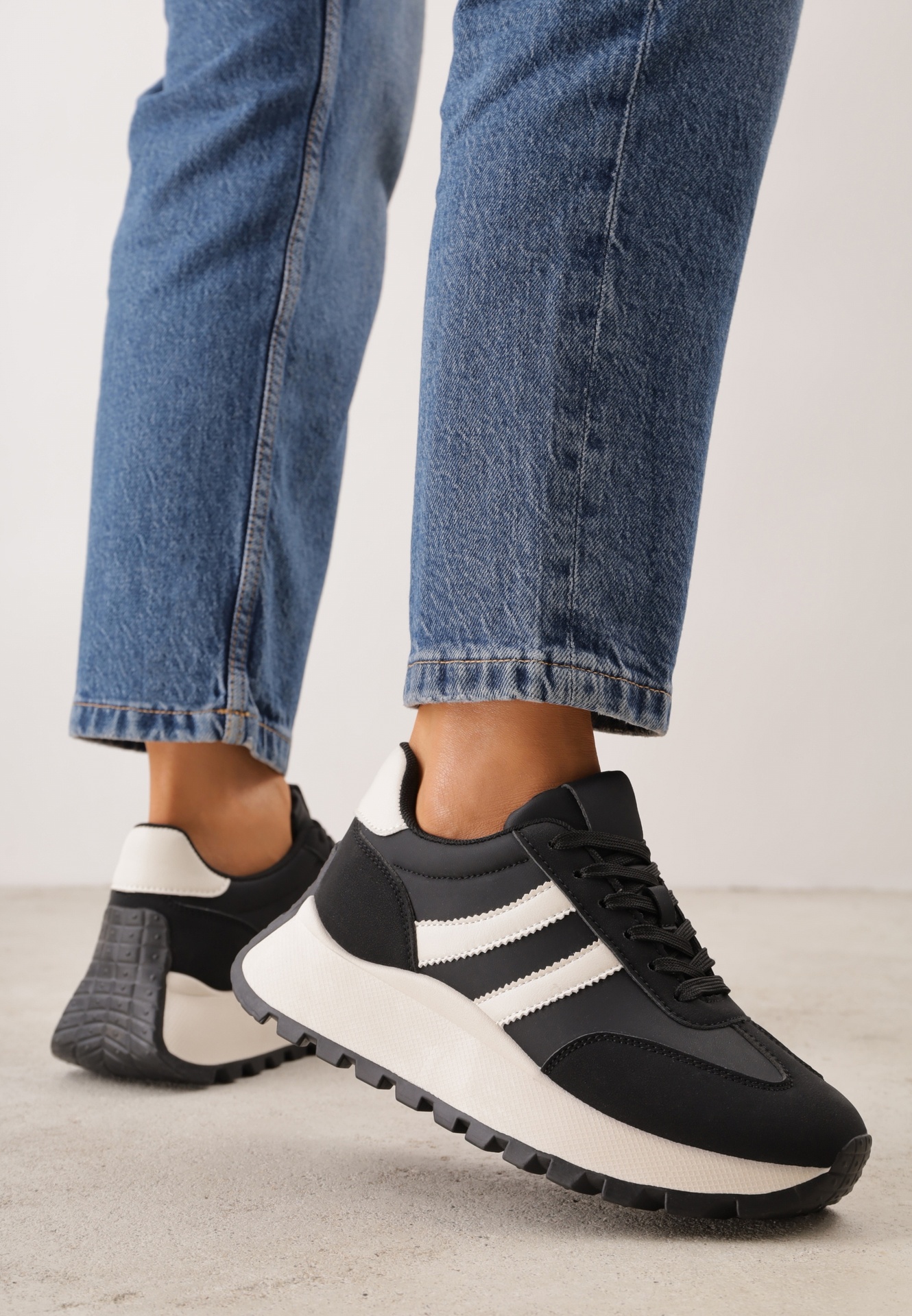 Sneakers cu platformă cu model geometric Tillia Negri