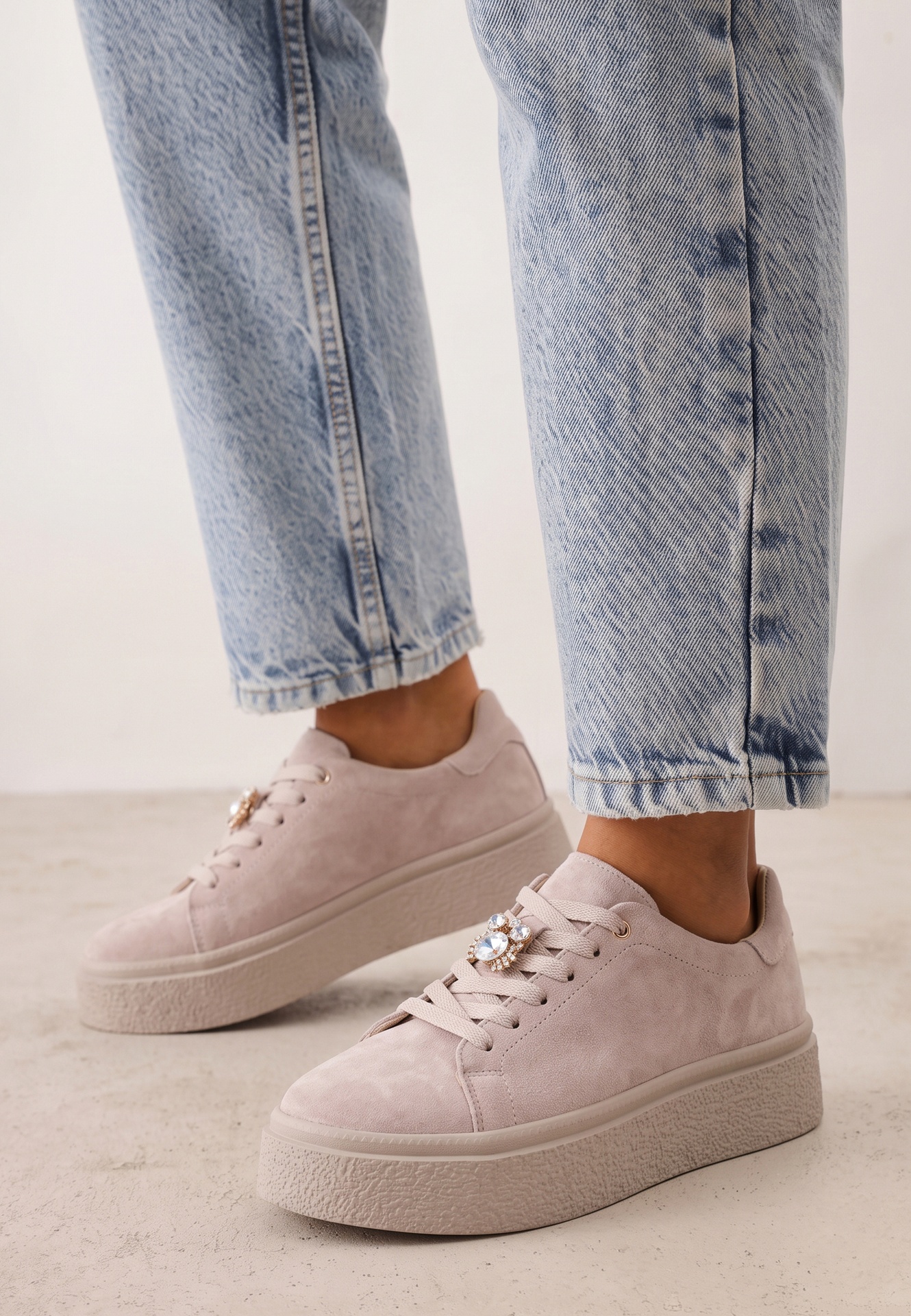 Sneakers din piele întoarsă pe platformă cu aplicație cu zirconii Sulis Bej Bej Bej închis