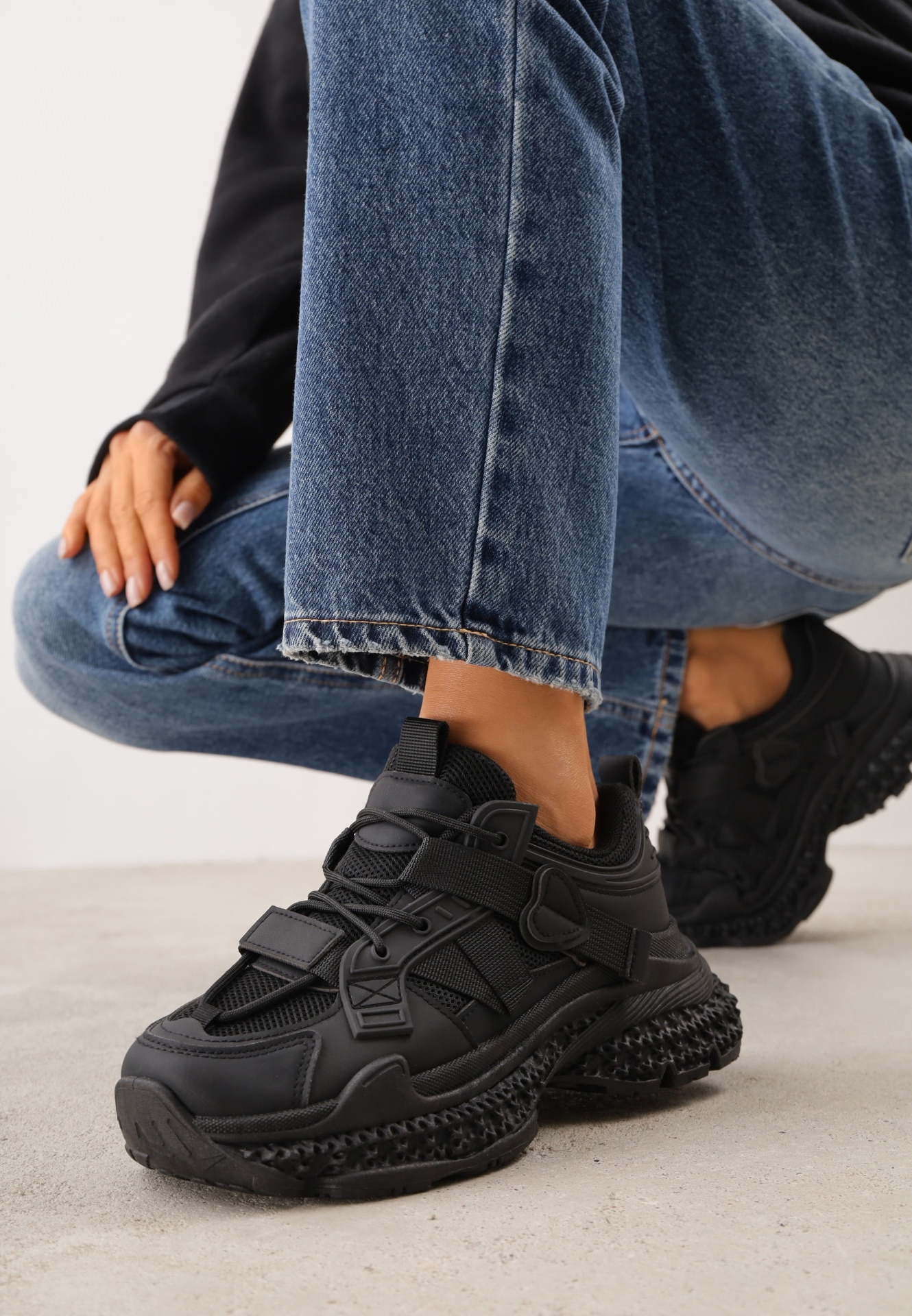 Sneakers chunky pe platformă texturată, cu emblemă în formă de inimă Chylera Negri