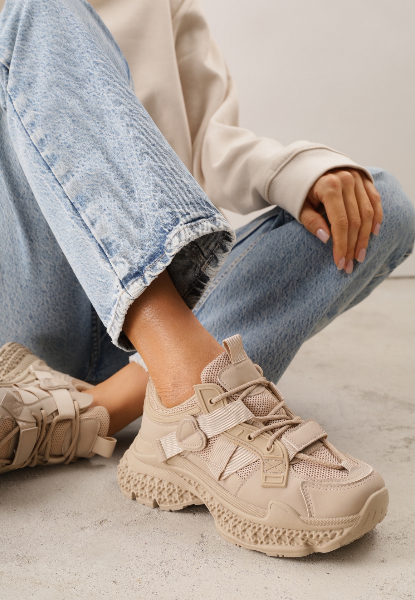 Sneakers chunky pe platformă texturată, cu emblemă în formă de inimă Chylera Bej închis