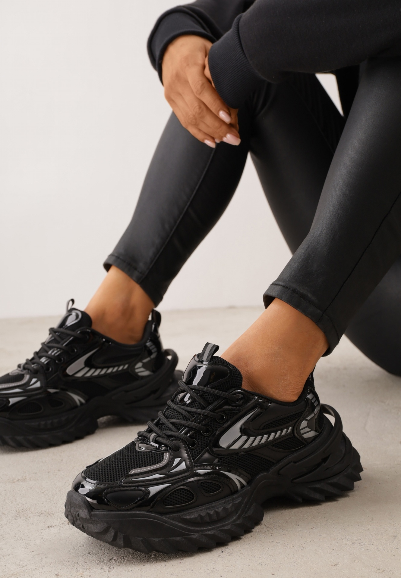 Sneakers pe platformă tip chunky decorate cu model geometric Sawia Negri