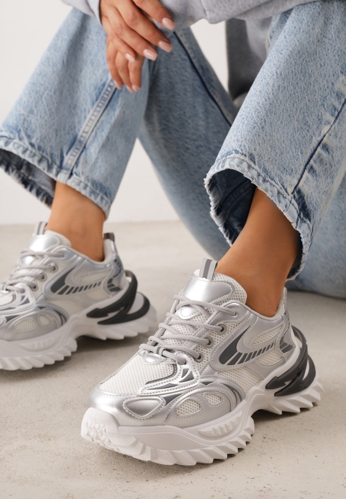 Sneakers pe platformă tip chunky decorate cu model geometric Sawia Argintii