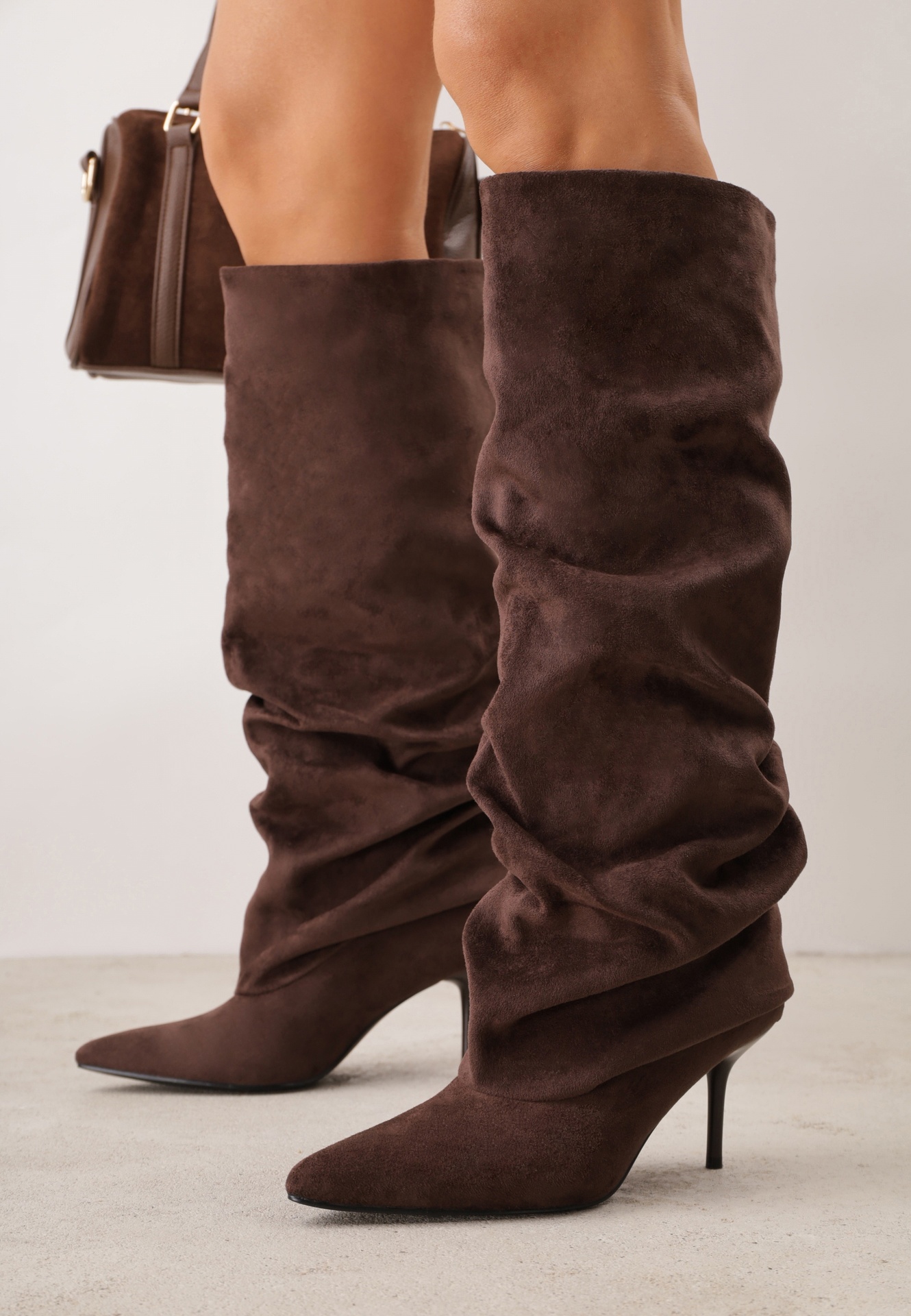 Cizme Slouchy cu efect plisat, cu textură de piele întoarsă, cu toc jos Camosin Maro