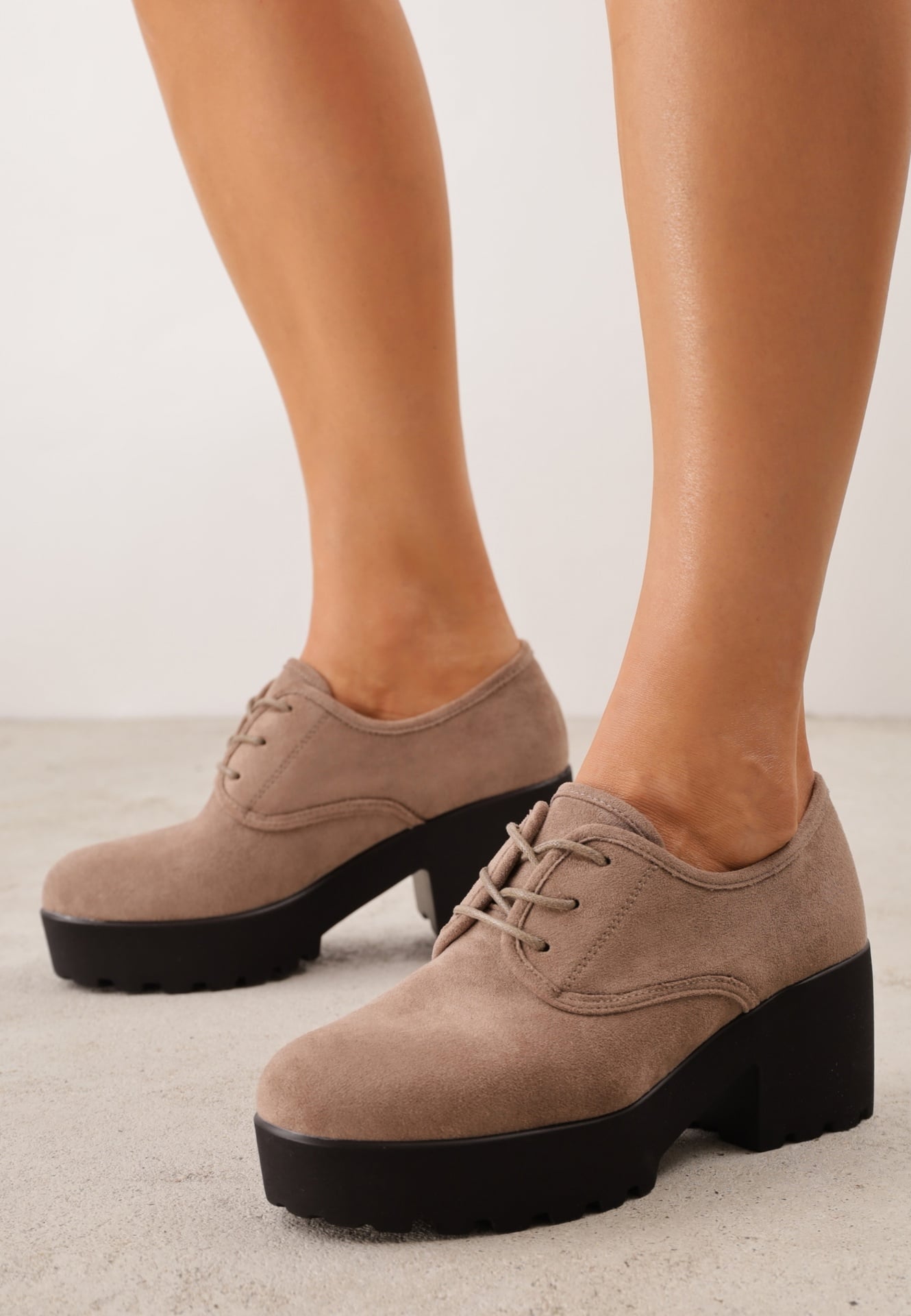 Pantofi Oxford cu toc gros și talpă profilată, cu branț din piele naturală Ajonia Bej închis