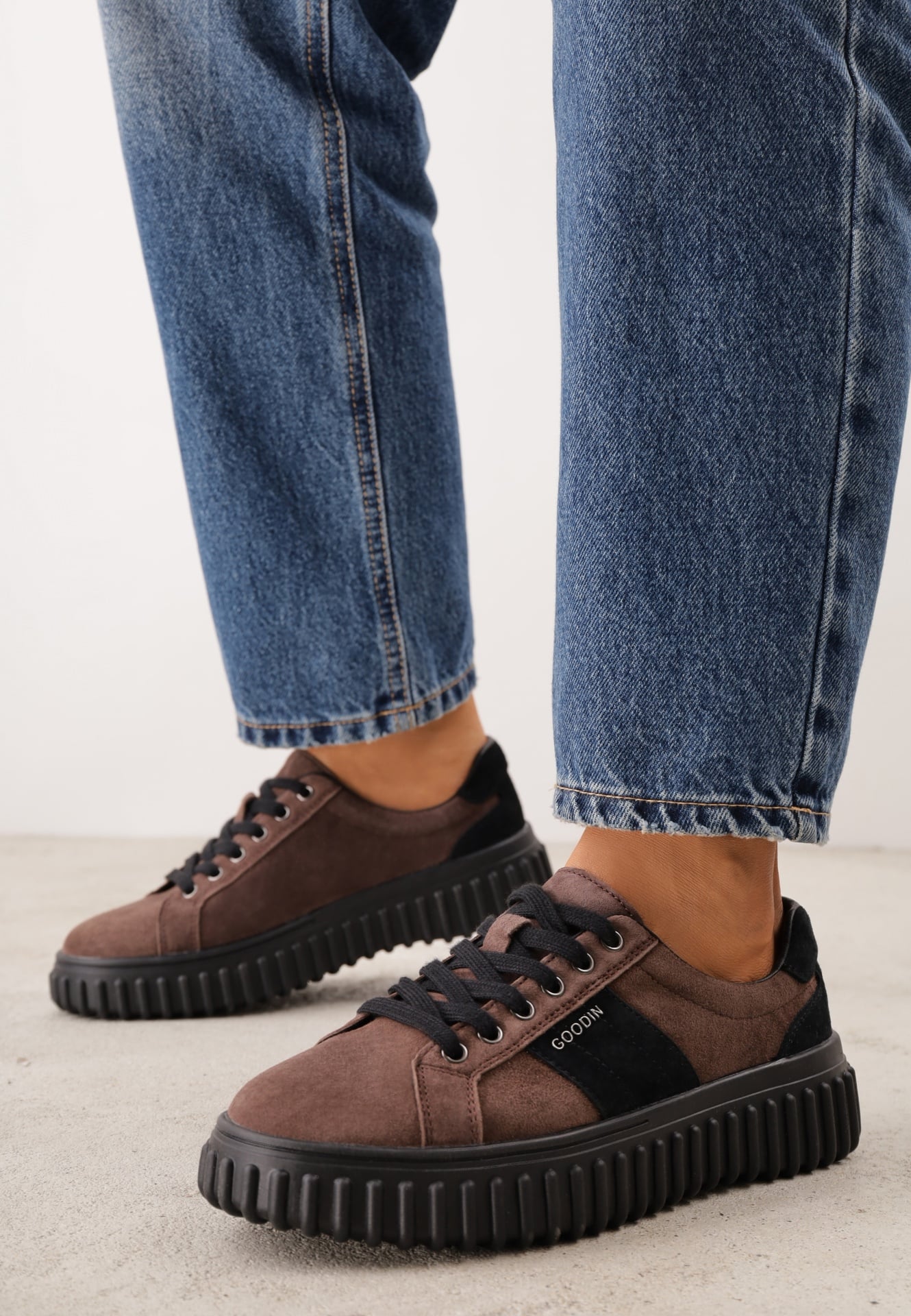 Sneakers din piele întoarsă, pe platformă, cu embosare și inscripție Aprila Maro