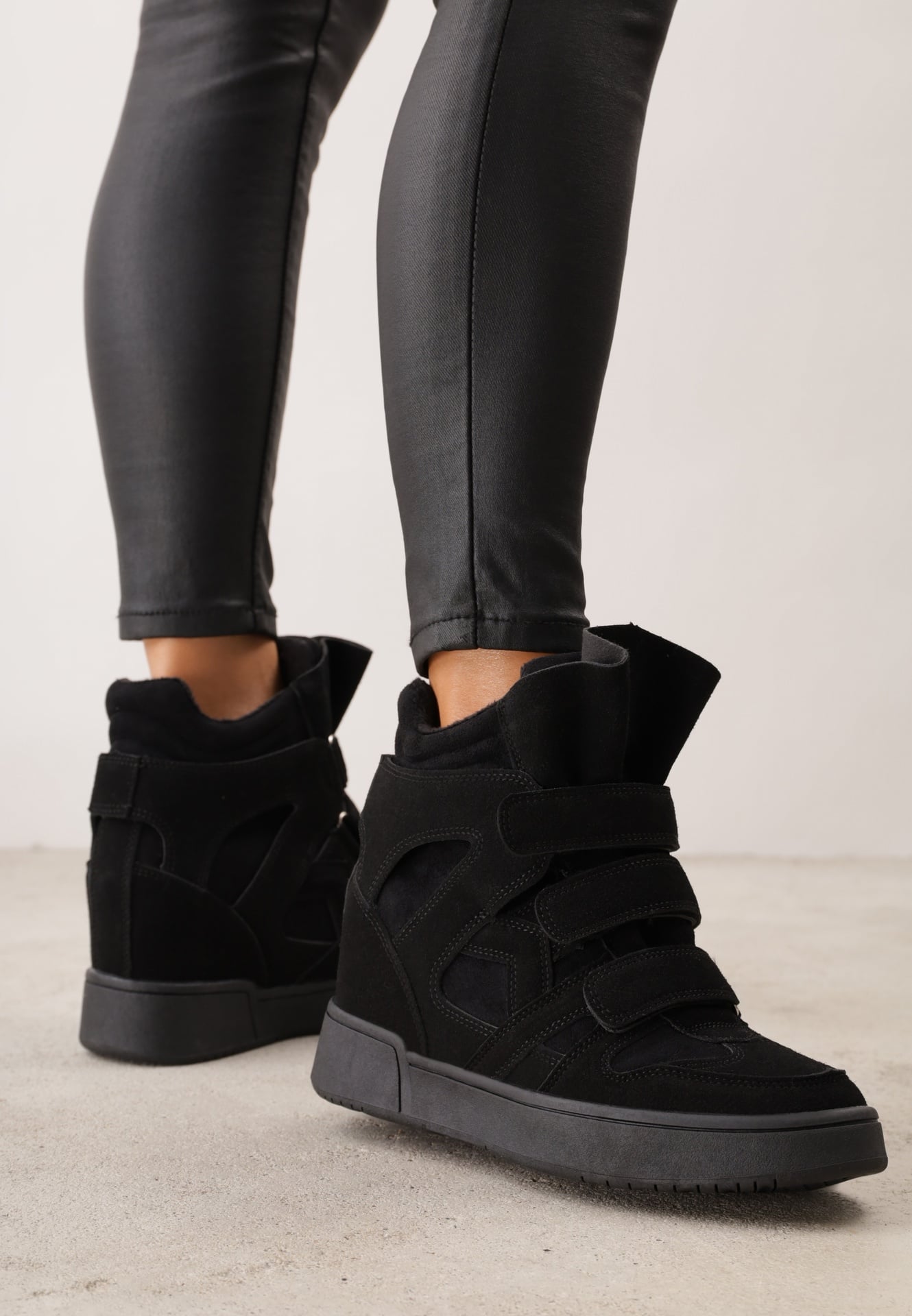 Sneakers Y2K pe platformă cu căptușeală și benzi cu scai Aitia Negri