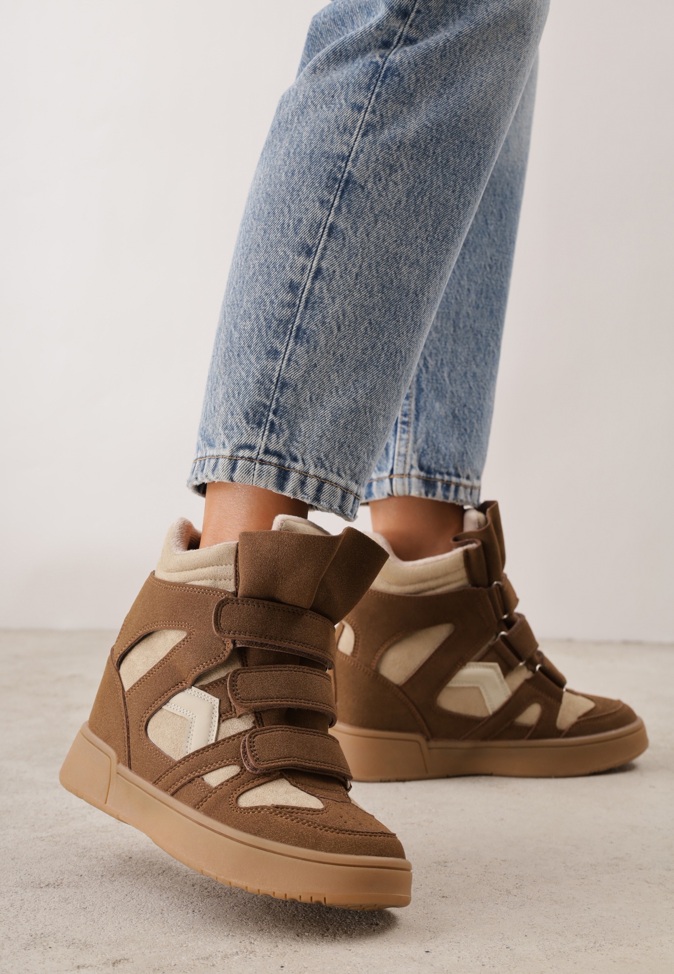 Sneakersuri Y2K pe platformă cu căptușeală și închidere cu scai Fatihi Maro