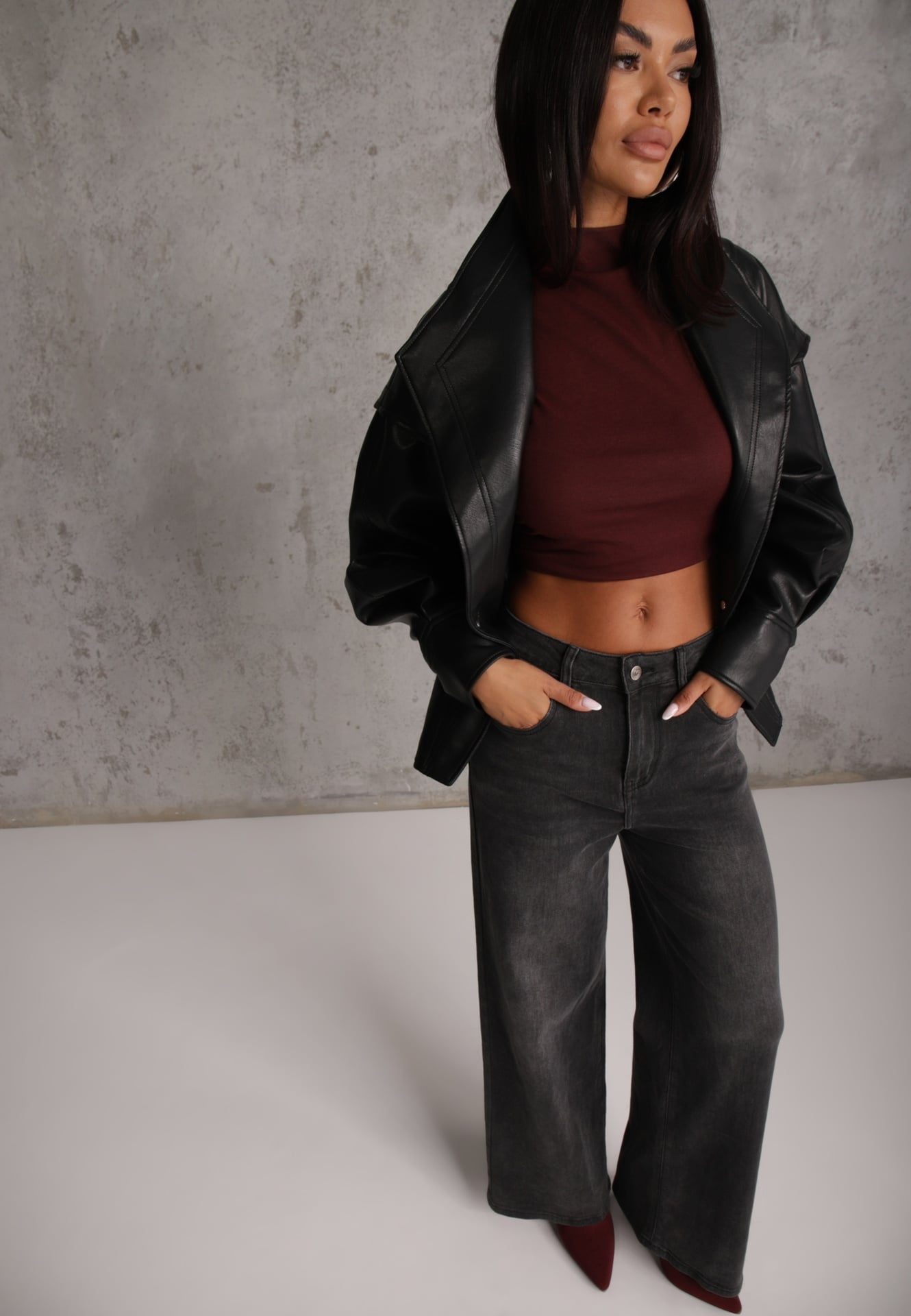 Blugi largi cu bumbac, decorați cu cusătură pe buzunarul din spate Nemeda Gri