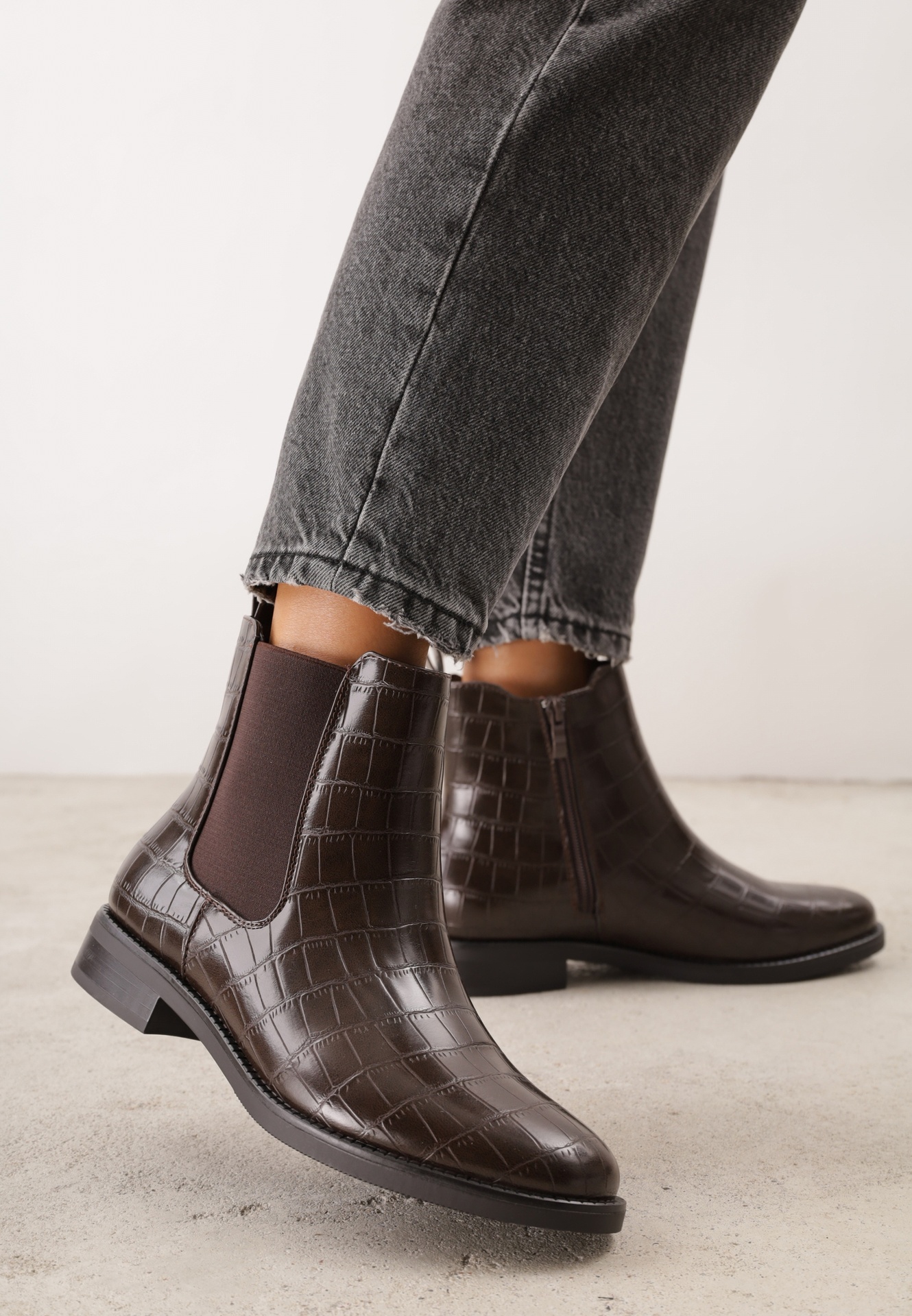 Botine Chelsea cu imprimeu crocodil Zaidassa Maro