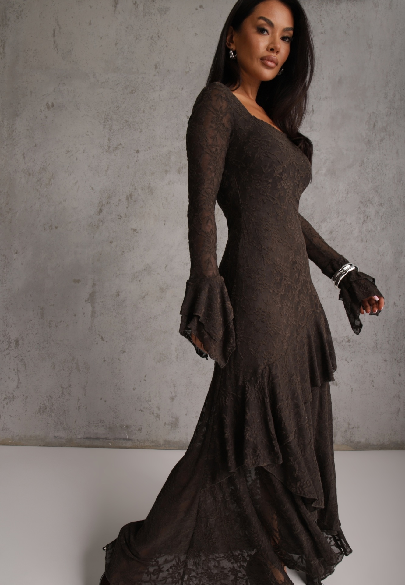 Rochie elegantă din dantelă, decorată cu volane asimetrice Unassemia Maro