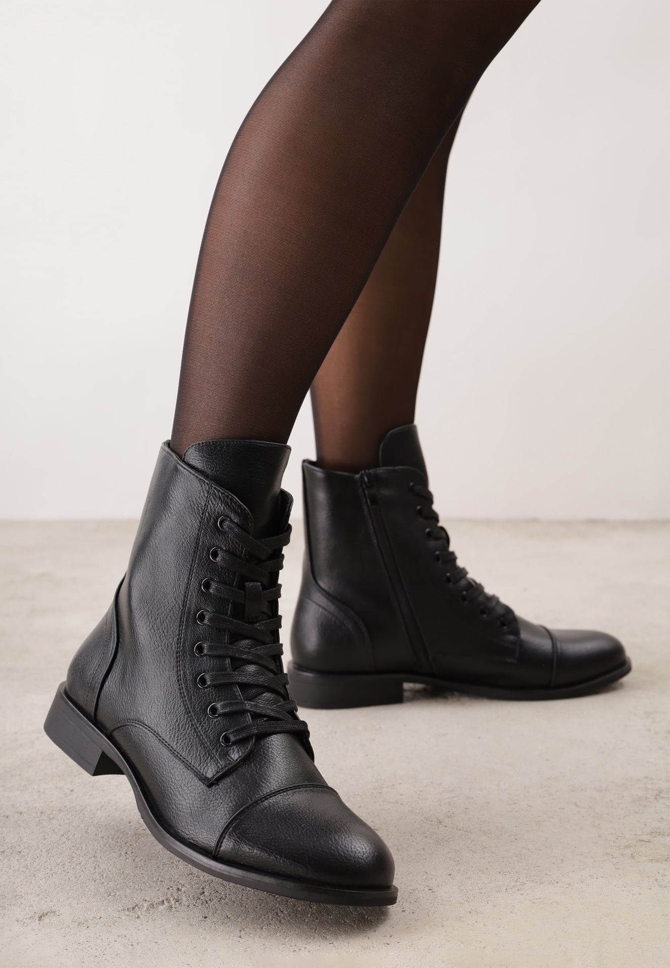 Botine Basic cu Ușoară Căptușeală Trzewiki Timannena Negre