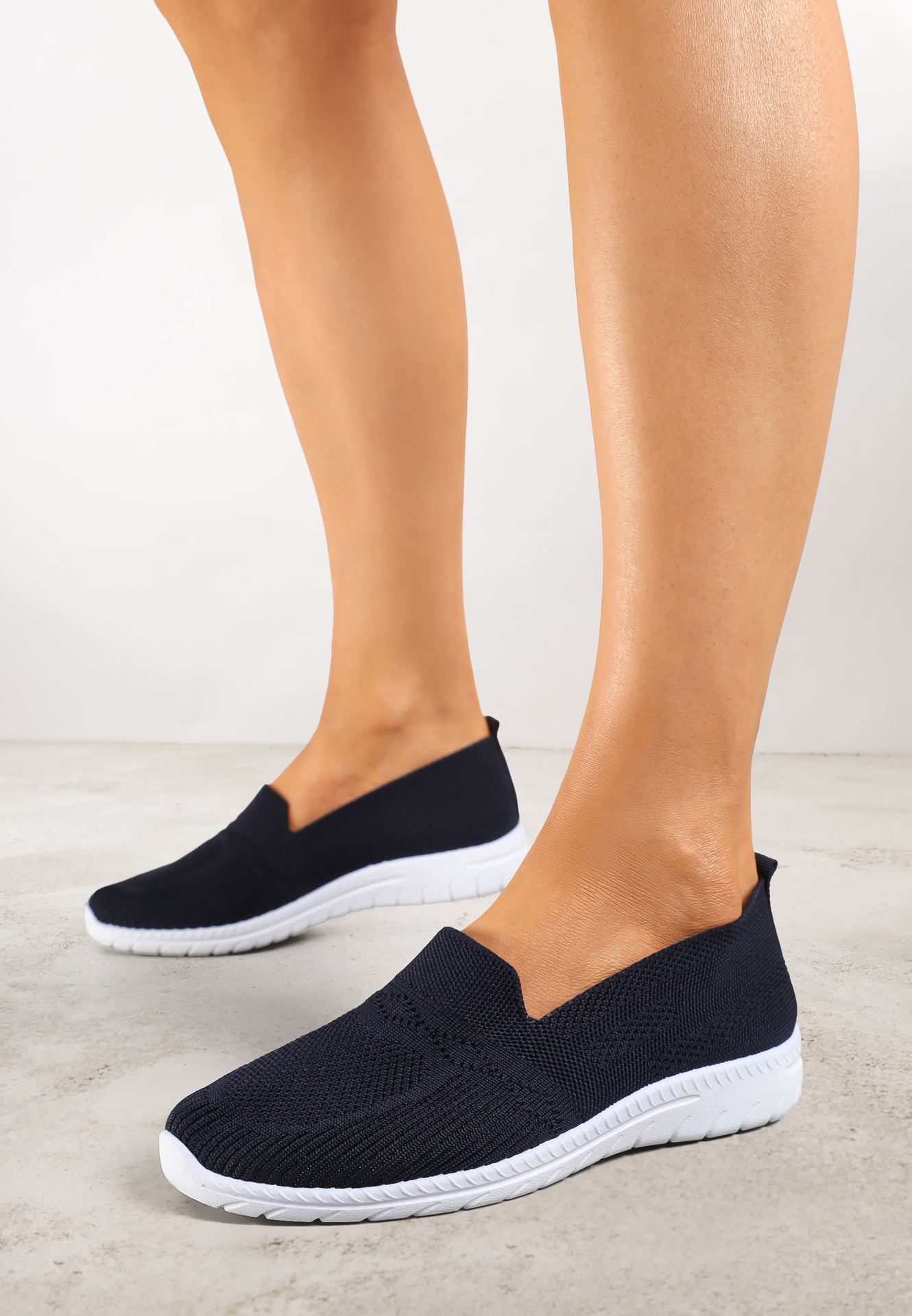 Tenisi Bleumarin cu Perforații și Parte Superioară Elastică Helsedi