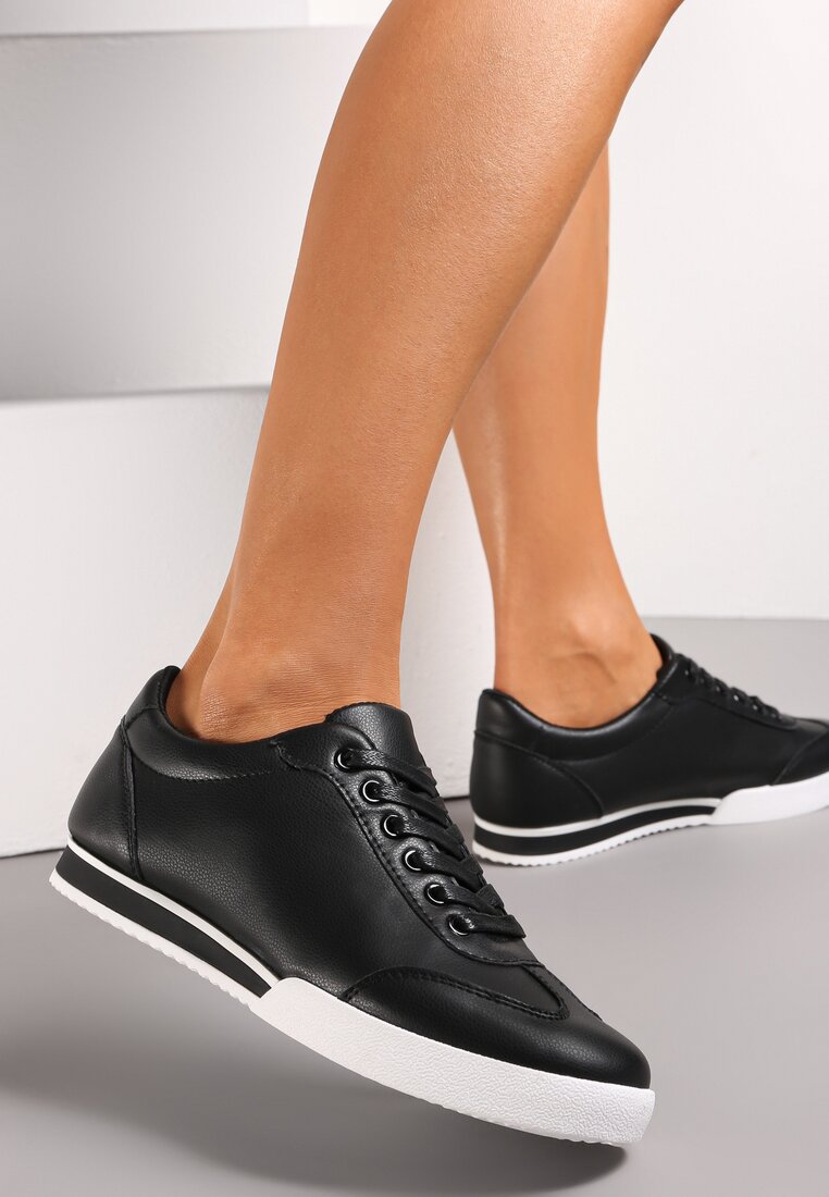 Adidași negre Turning Away