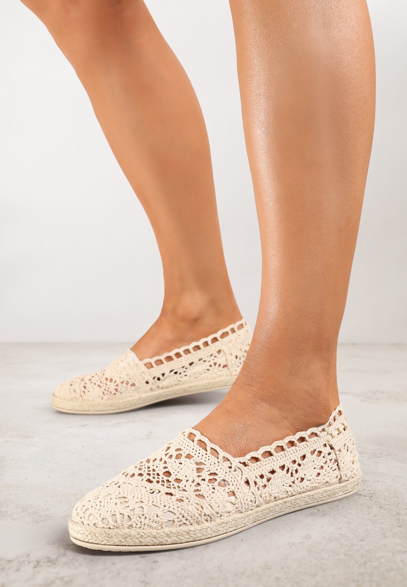 Espadrile Bej cu Fața Perforată și Talpă Împletită