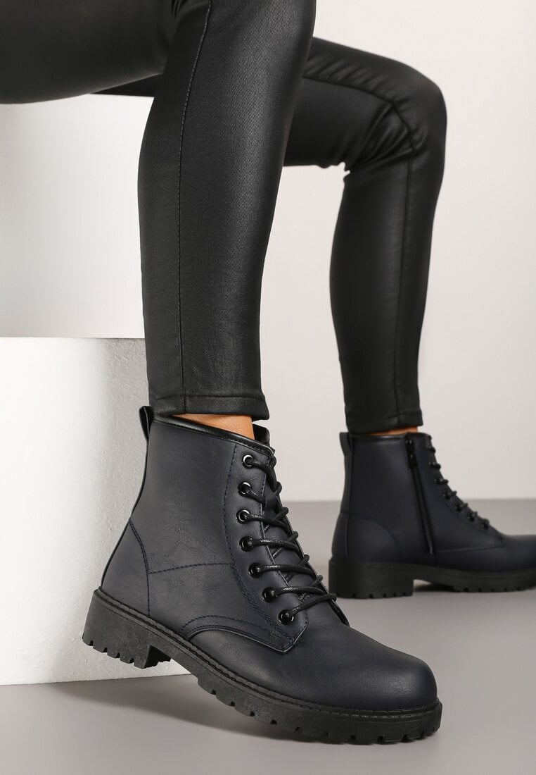 Botine bleumarin Baines