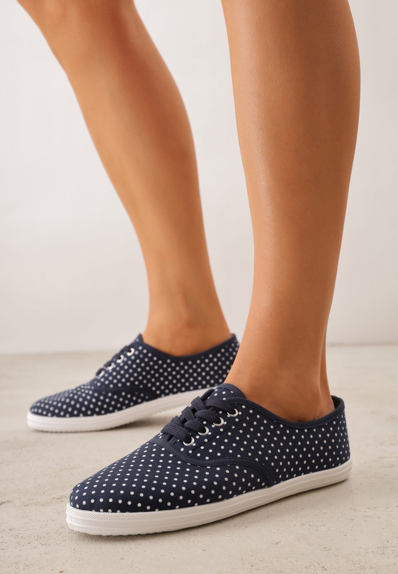 Adidași Bleumarin sub gleznă cu buline Porenia