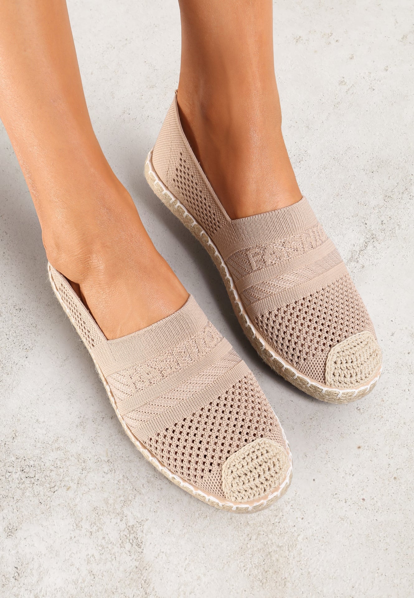 Espadrile bej închis cu partea superioară împletită sub gleznă Mokosa