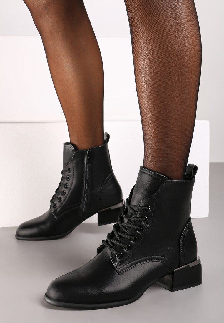 Botine Negre cu toc gros cu ornament metalic la toc Iriva