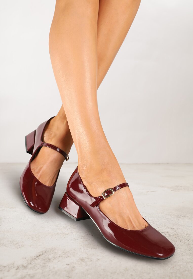Pantofi cu toc Bordo lăcuiți cu toc jos, cu baretă și cataramă Karzina