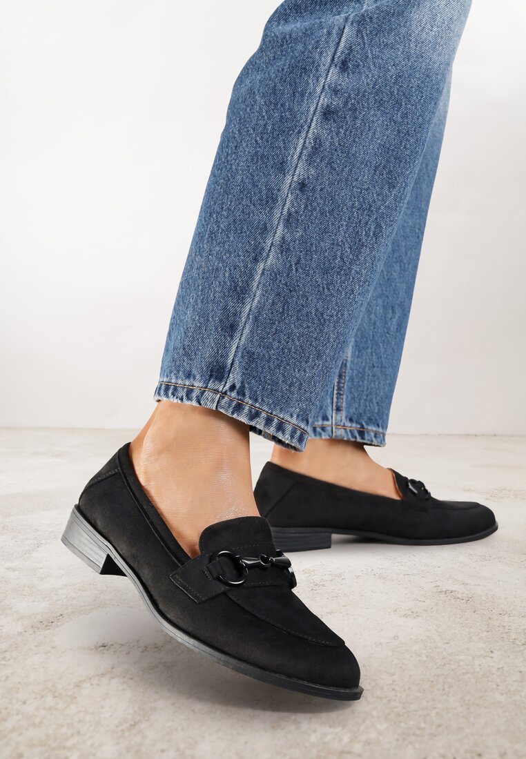 Mocasini negri Vices cu branț din piele naturală decorați cu lănțișor Delariona