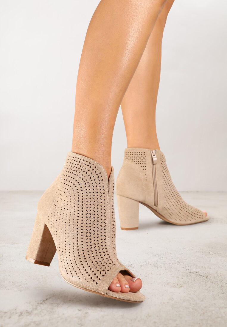 Sandale bej Vices cu toc cu decupaje ajurate și vârf deschis Tasiri