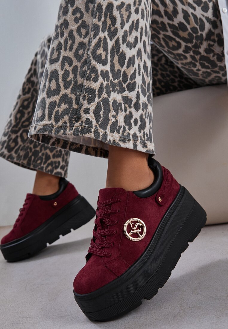 Sneakerși Bordo Vices pe Platformă Decorați cu Aplicație Metalică Tatellia