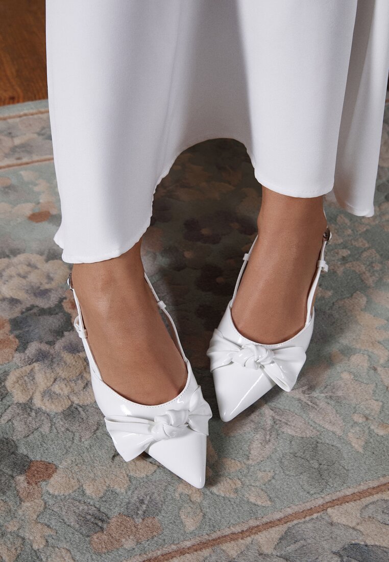 Sandale Albe Lăcuite Vices pe Toc Pisicuță Tip Slingback cu Fundă Kovenna