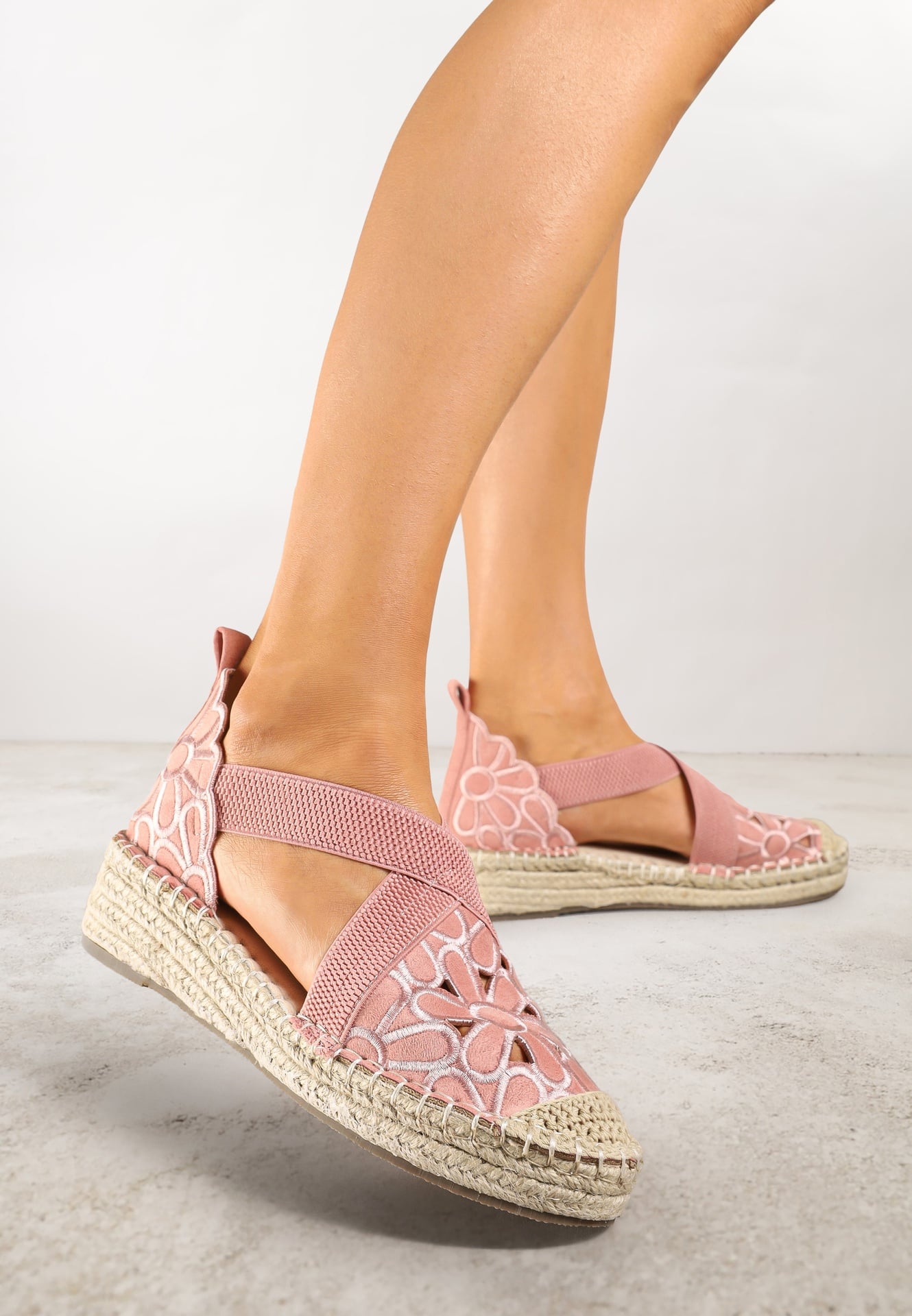 Sandale roze cu pană Vices cu partea superioară ajurată Zinitte