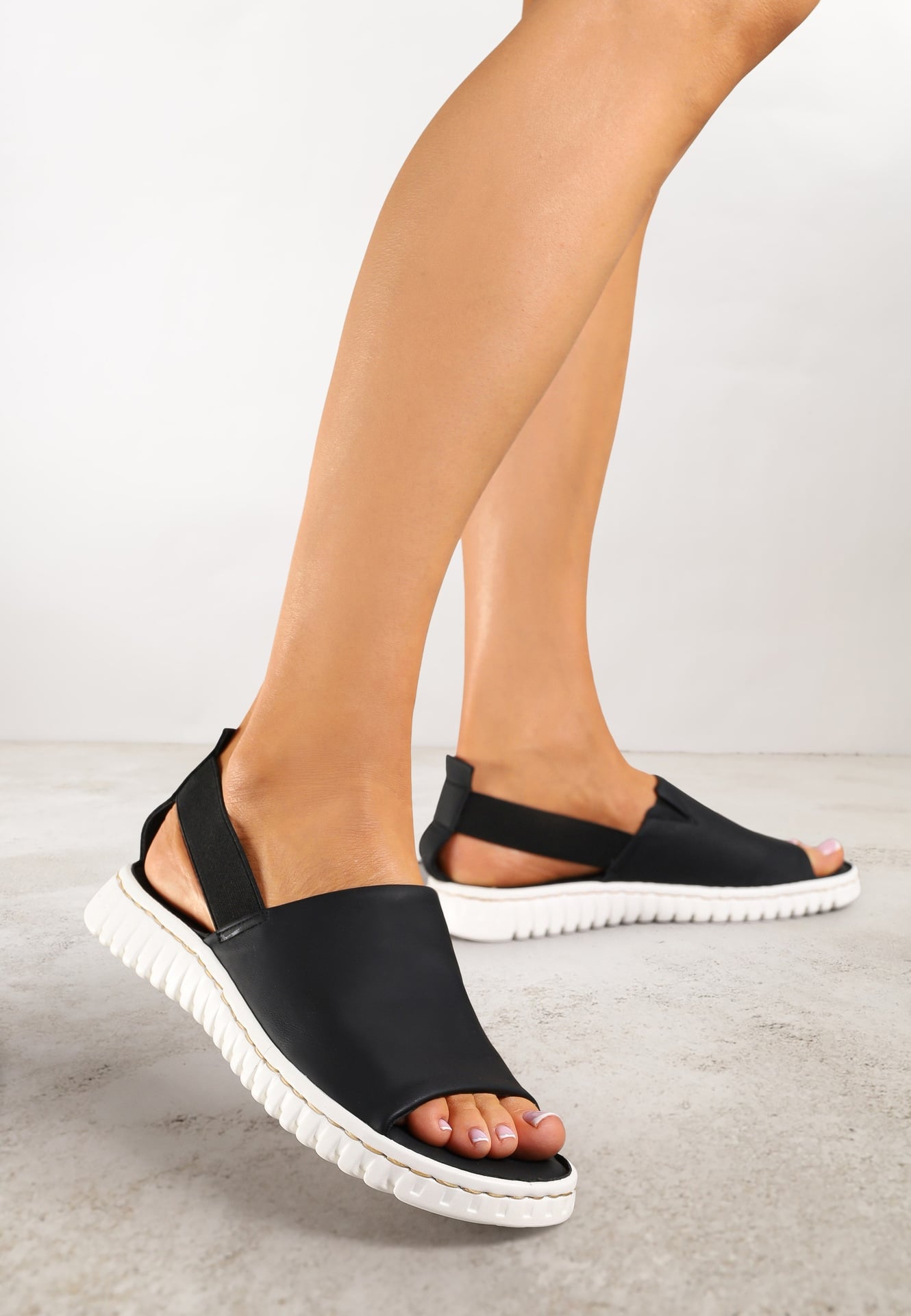 Sandale Negre Vices cu Baretă Elastică și Talpă în Relief Folarielis