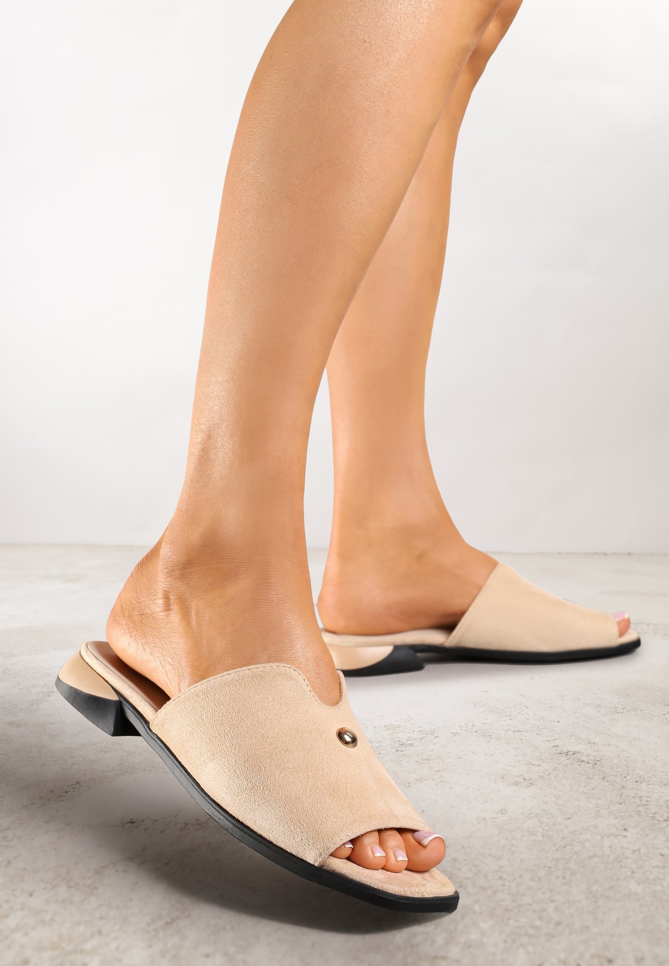 Papuci Bej Vices cu Decorațiune și Partea superioară geometrică Tilavira