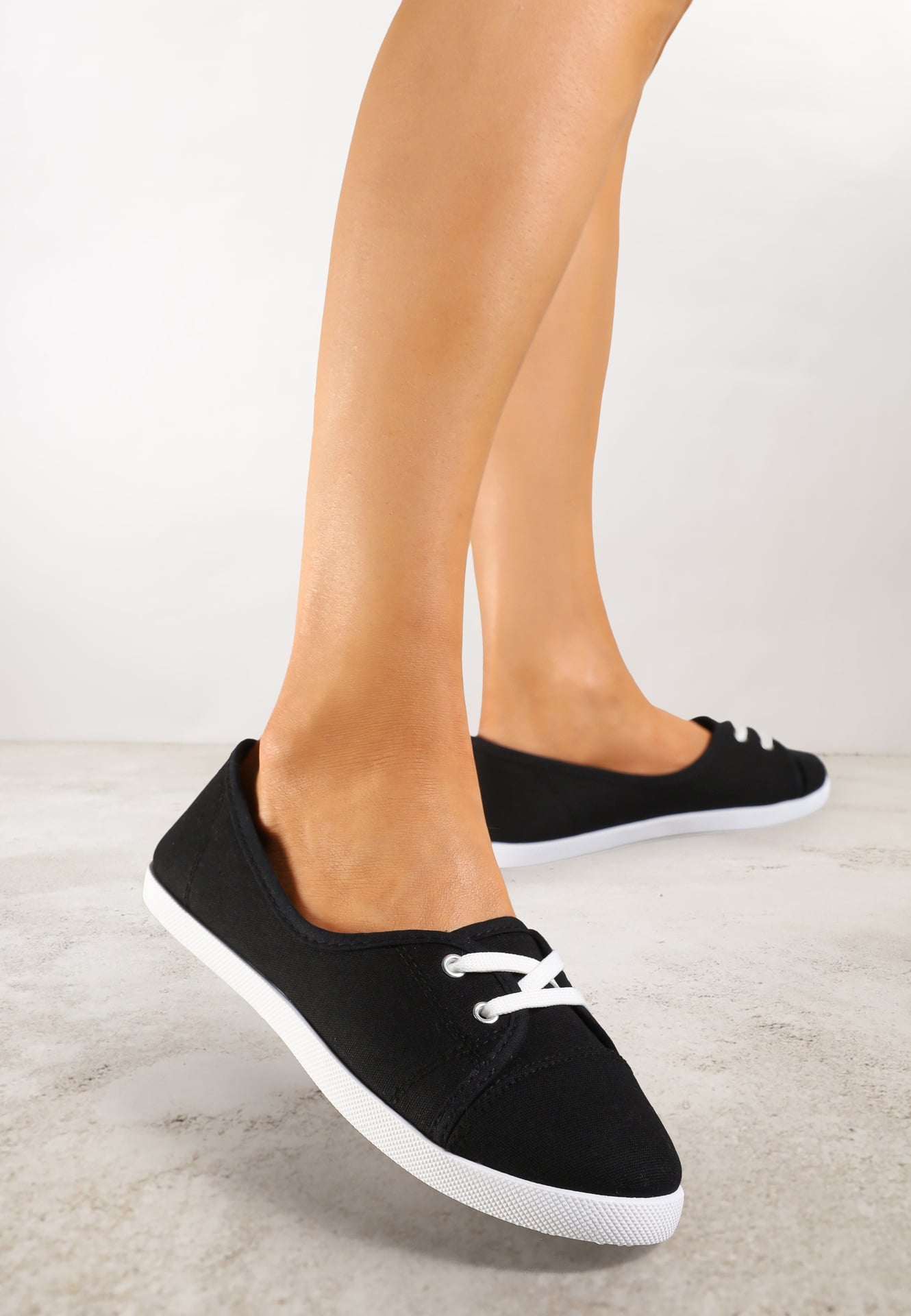 Tenisi Negri și Albi Vices Decorate cu Șireturi Arivanti