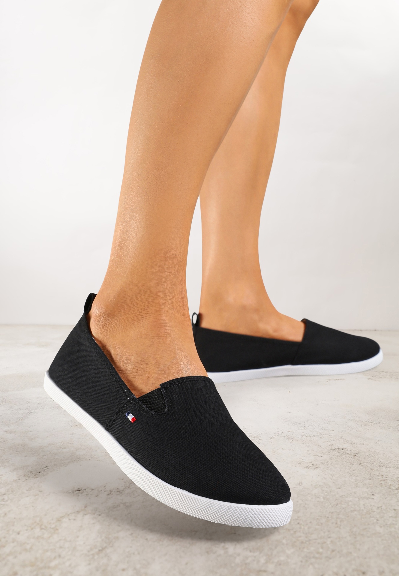 Tenisi Alb-Negru Vices cu design clasic slip-on cu inserții elastice Telaviela