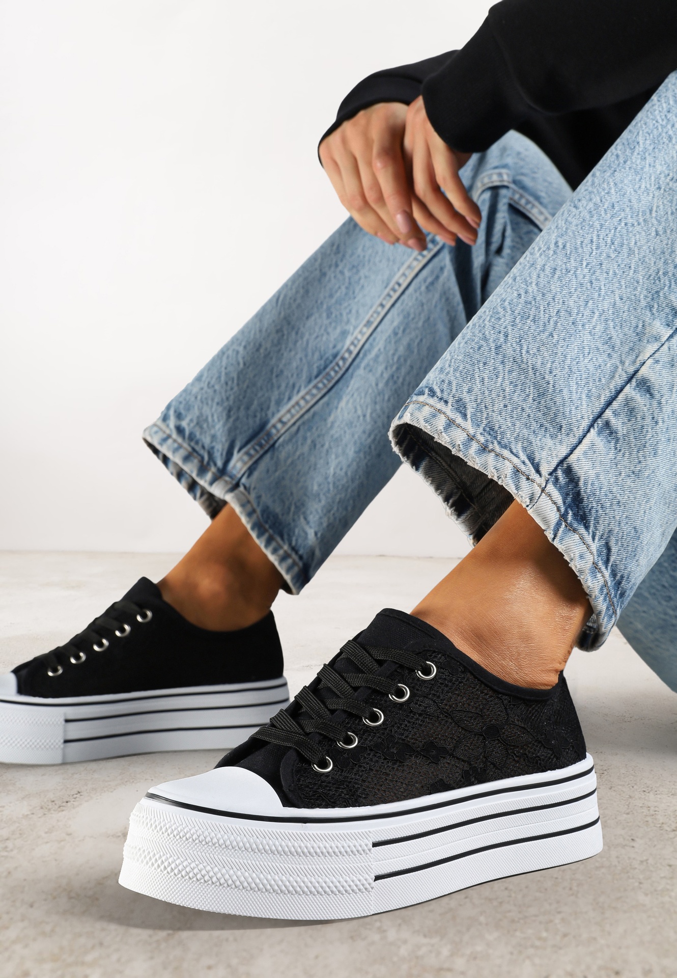 Adidași Din Dantelă Negri Vices cu Talpă Dublă Telosira