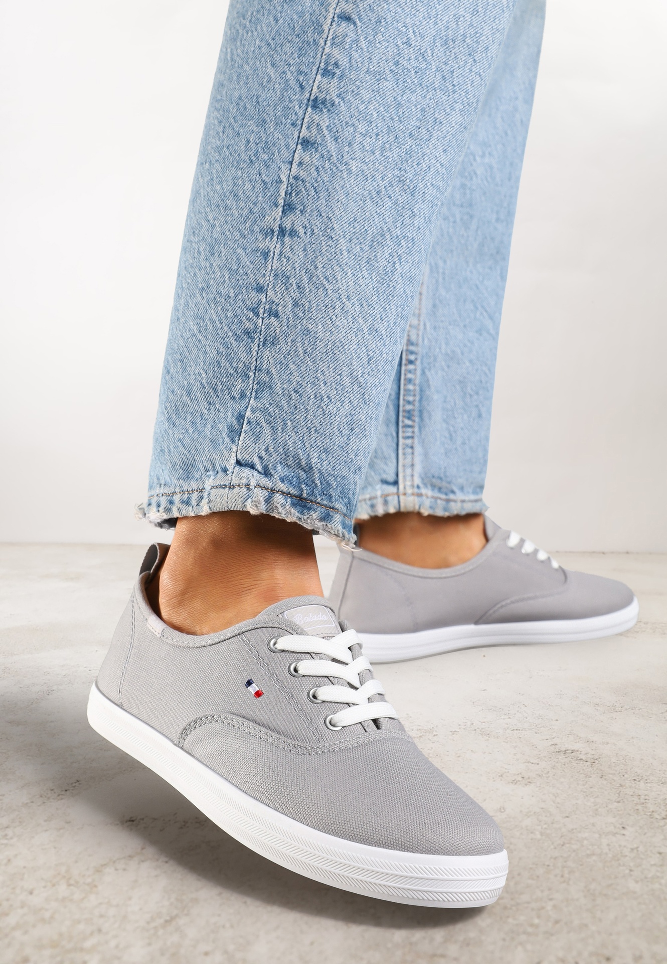 Adidași gri deschis Basic Vices Hallriva