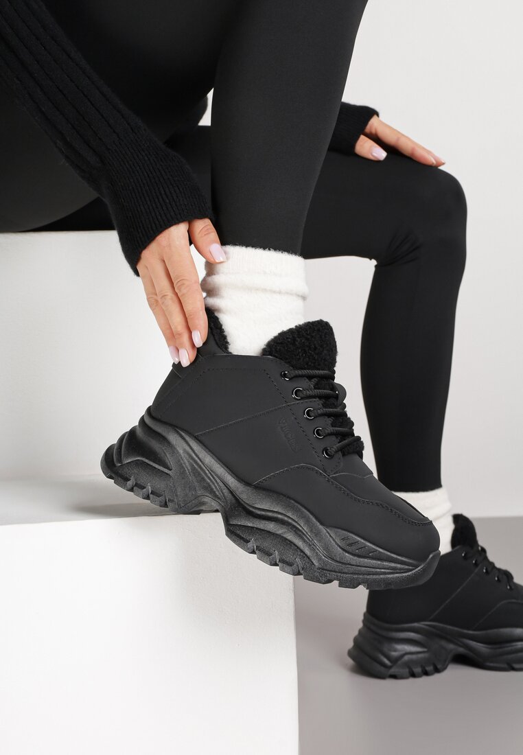 Bocanci Adidași Negre Vices cu Platformă cu Ștanțare Nirrise