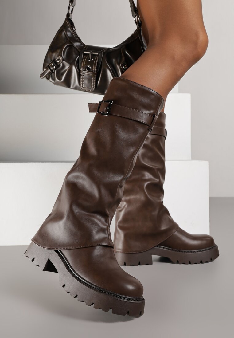 Cizme VICES maro închis cu gambă încrețită care imită crac de pantalon cu cataramă Valles